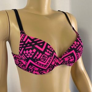 PINK Victoria’s Secret 32C Bra